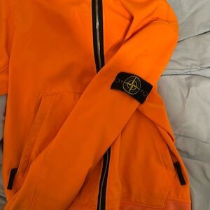 Stone island light soft shell-r breathable water resistant and wind resistant